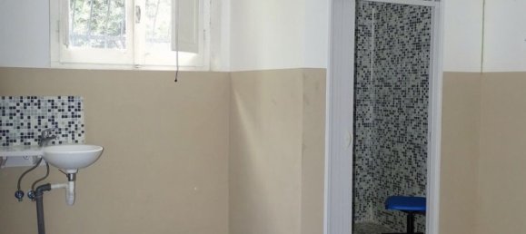 144m² Commercial property in Pescara, Italy No. 107211 16