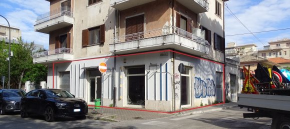 144m² Commercial property in Pescara, Italy No. 107211 20