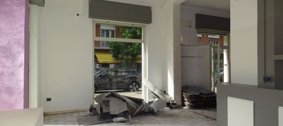 144m² Commercial property in Pescara, Italy No. 107211 15