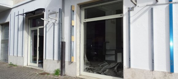 144m² Commercial property in Pescara, Italy No. 107211 19