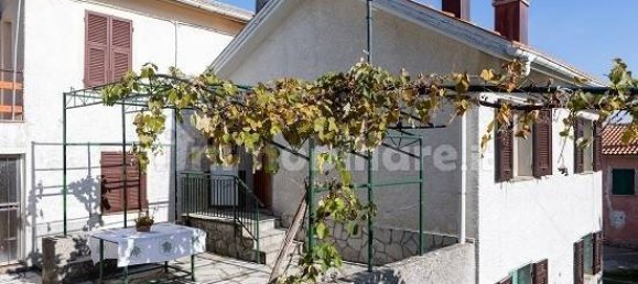 2 bedrooms House in Varese Ligure, Italy No. 31685 9