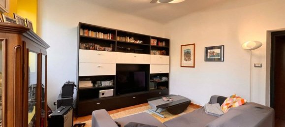 2 bedrooms Apartment in Genoa, Italy No. 13607 5