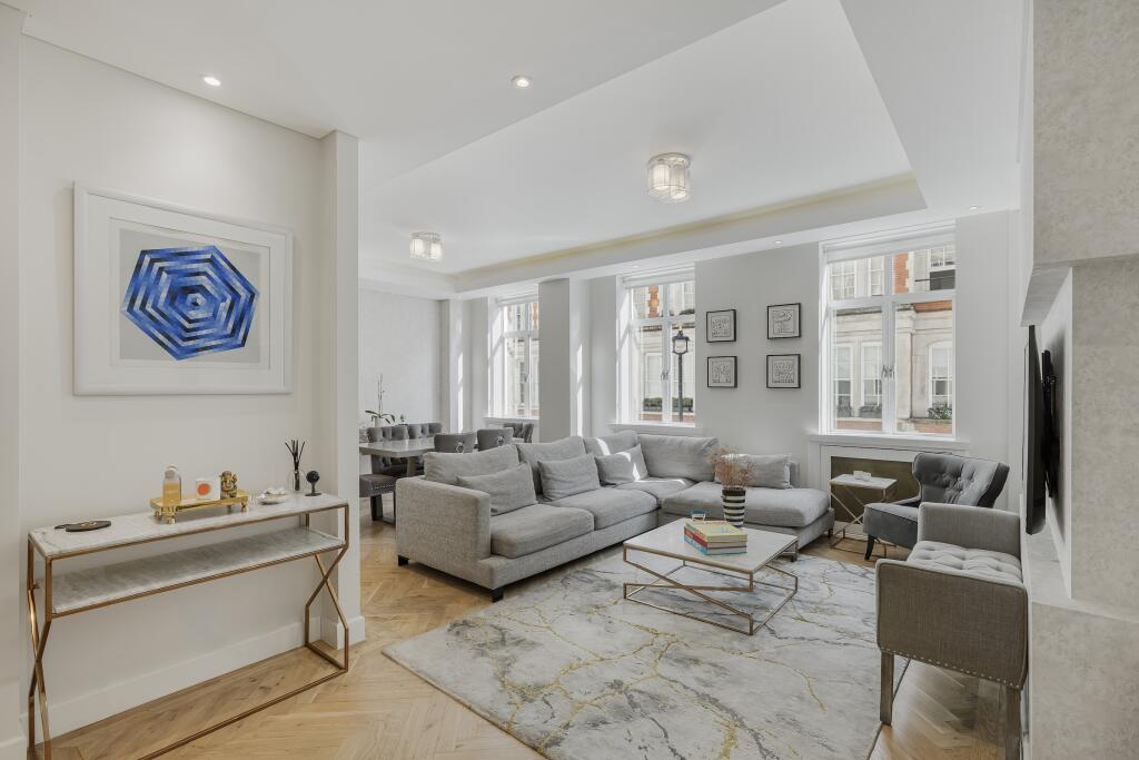 2 bedrooms Apartment in Mayfair, United Kingdom No. 13247