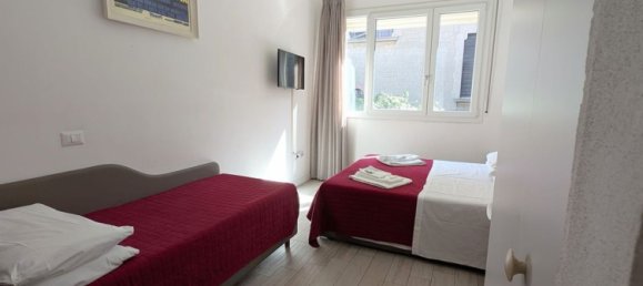 3 Schlafzimmer Doppelhaus in Florence, Italy, Nr. 335753 8