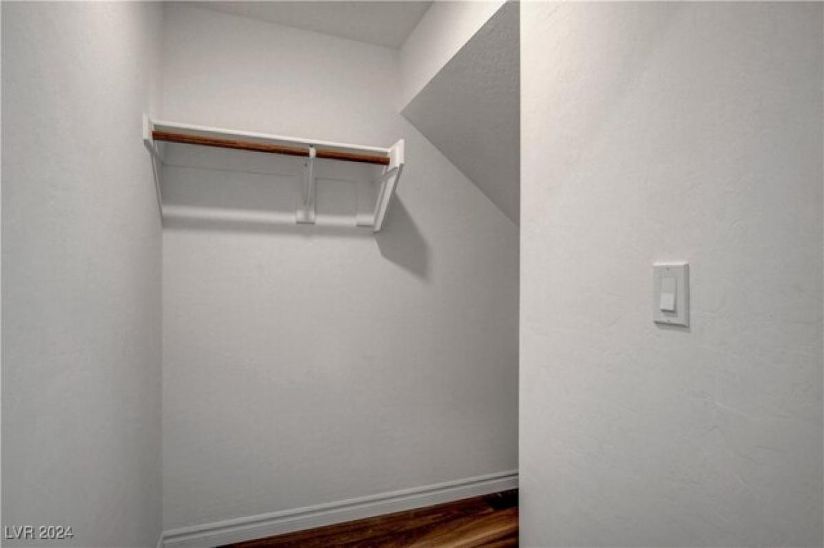 5 bedrooms House in North Las Vegas, USA No. 387377