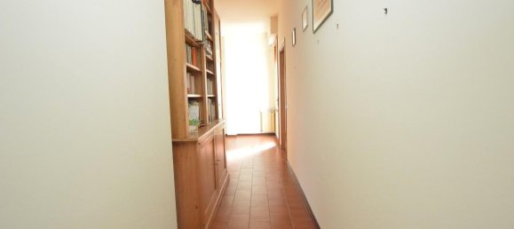 3 bedrooms Apartment in Lucca, Italy No. 210063 6