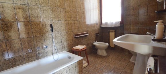 3 bedrooms Apartment in Lucca, Italy No. 210063 16