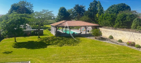 6 bedrooms House in Vendee, France No. 317219 4