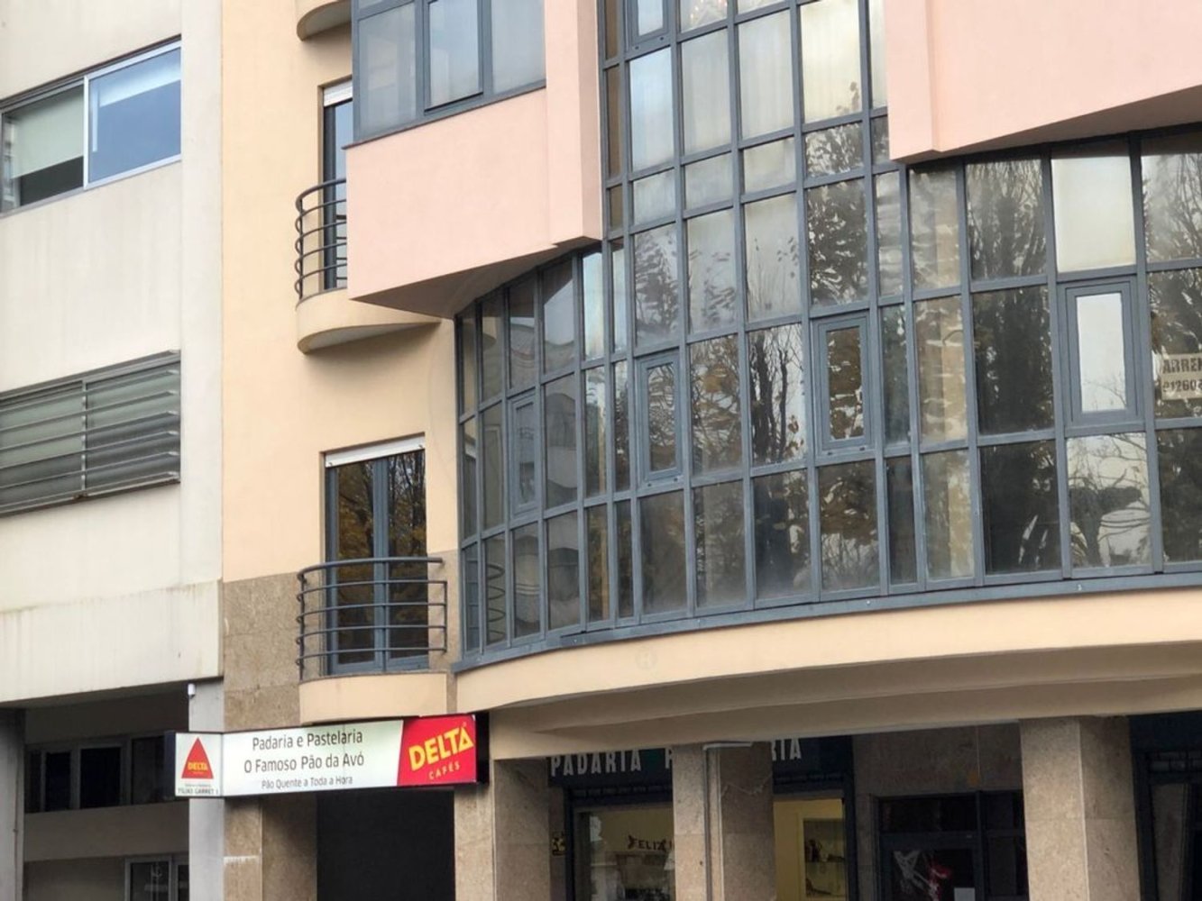 137m² Commercial property in Ovar, Portugal No. 89552