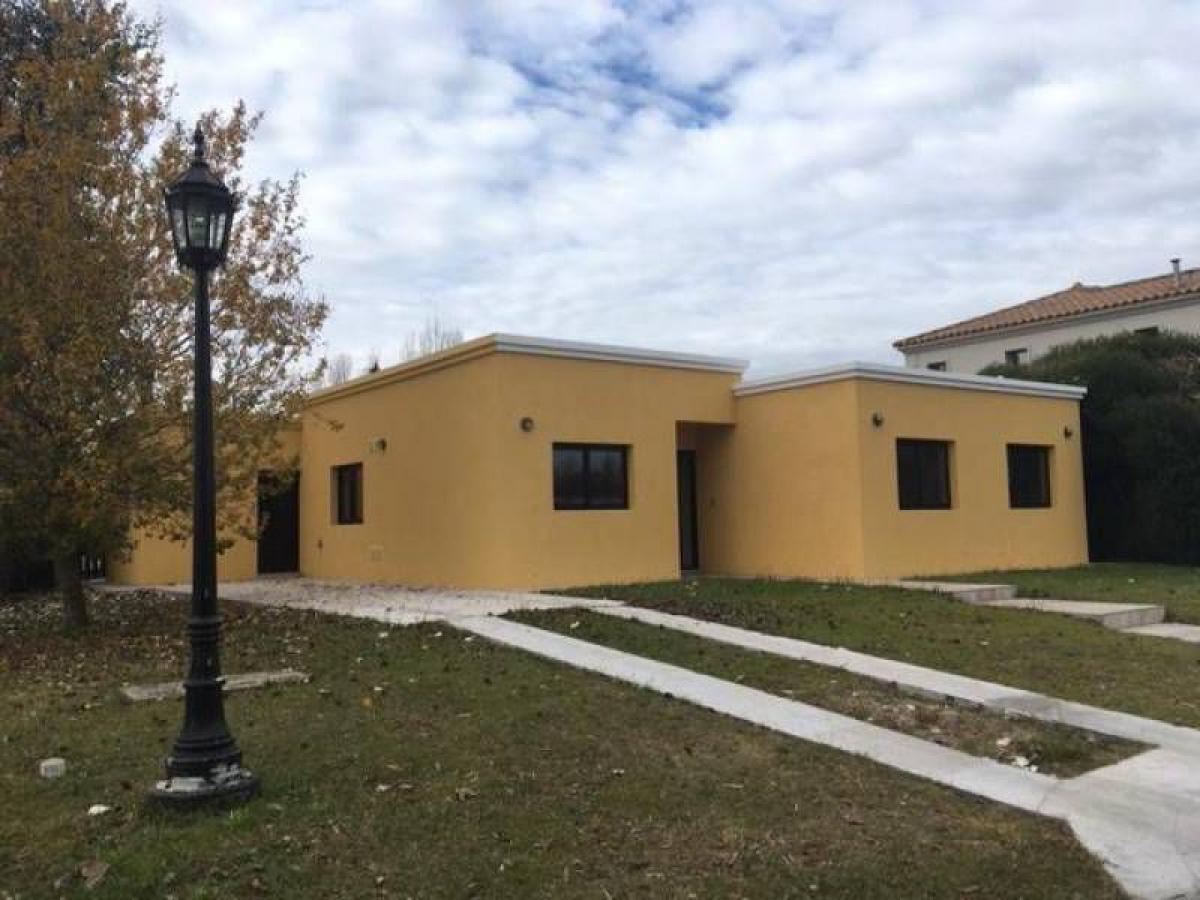 4 غرف نوم منزل في Berazategui, Argentina رقم 69410