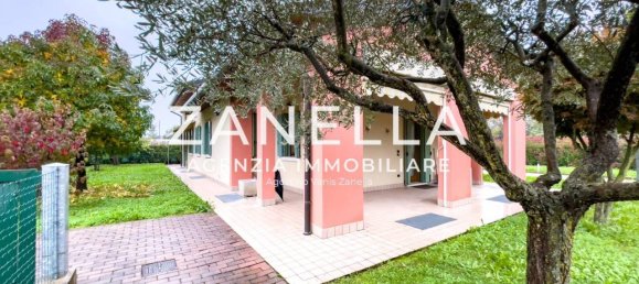 10-salle Villa à Resana, Italy No. 152407 2