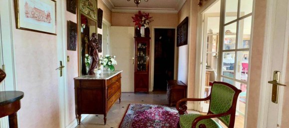 4 Schlafzimmer Wohnung in Saint-Germain-en-Laye, France, Nr. 329959 2