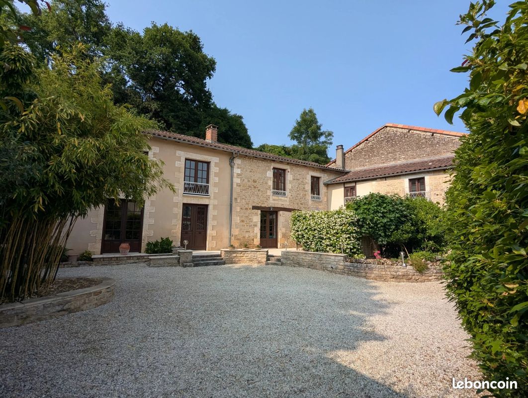 Casa T7 em Charente, France N.º 335504