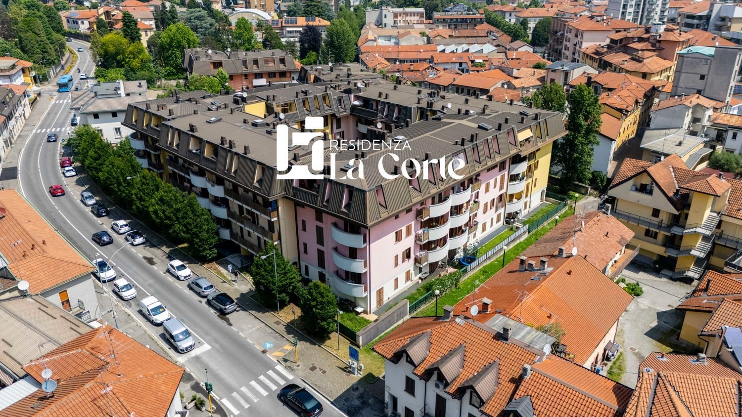 Garaje en Seveso, Italy 32 m² No. 268110