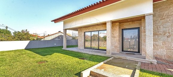 3 bedrooms House in Viana do Castelo, Portugal No. 27051 21