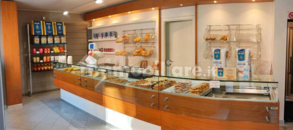 2-Zimmer Gewerbliche Immobilie in Canzo, Italy, Nr. 138164 5