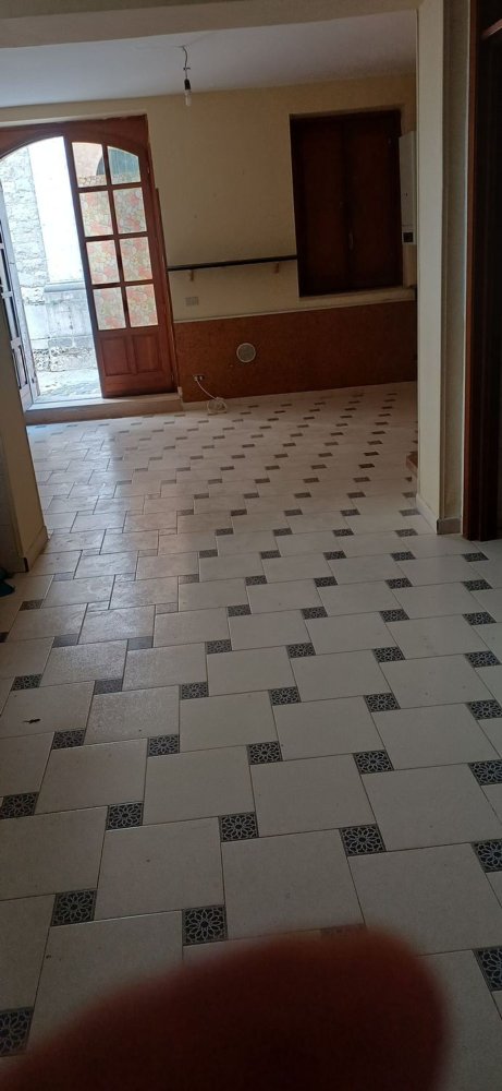 6 rooms House in Montemiletto, Italy No. 266511