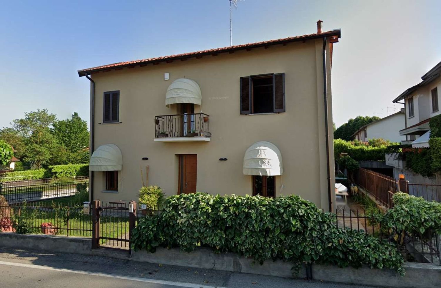 3غرفة شقة في Renate, Italy رقم 182404