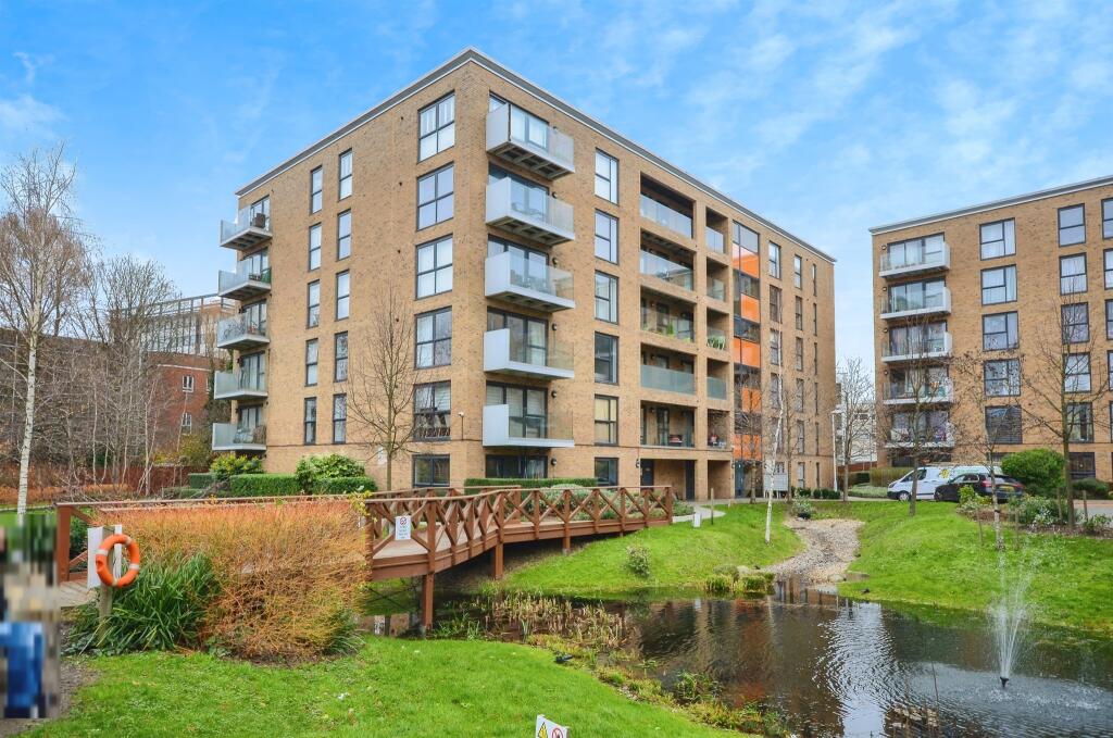 2 bedrooms Apartment in Edgware, United Kingdom No. 6343