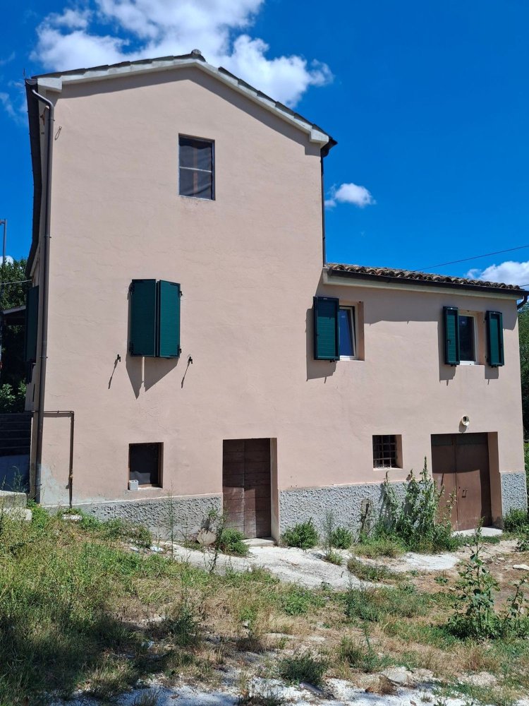 7 rooms House in Maiolati Spontini, Italy No. 289938