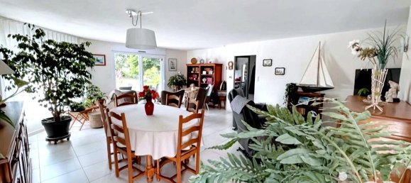 4 bedrooms House in La Plaine-sur-Mer, France No. 281281 3
