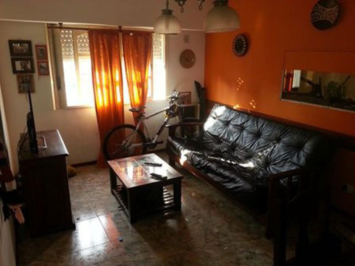 Apartamento T2 em Tres de Febrero, Argentina N.º 9643