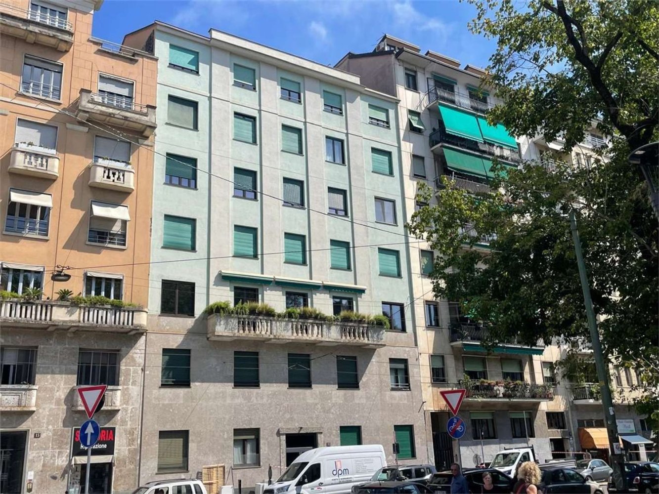 4 bedrooms Apartment in Milan, Italy No. 362668