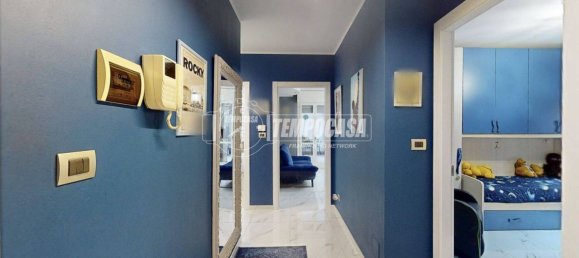 2 bedrooms Apartment in Turin, Italy No. 58926 7