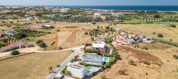 3 bedrooms Villa in Guia, Portugal No. 204640 6