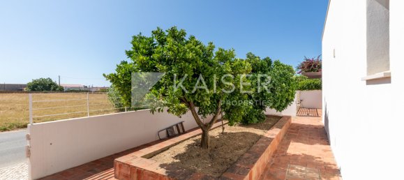 3 bedrooms Villa in Guia, Portugal No. 204640 10