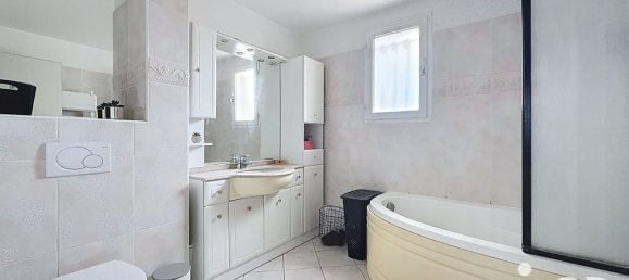 3 bedrooms House in Villabe, France No. 319409 12