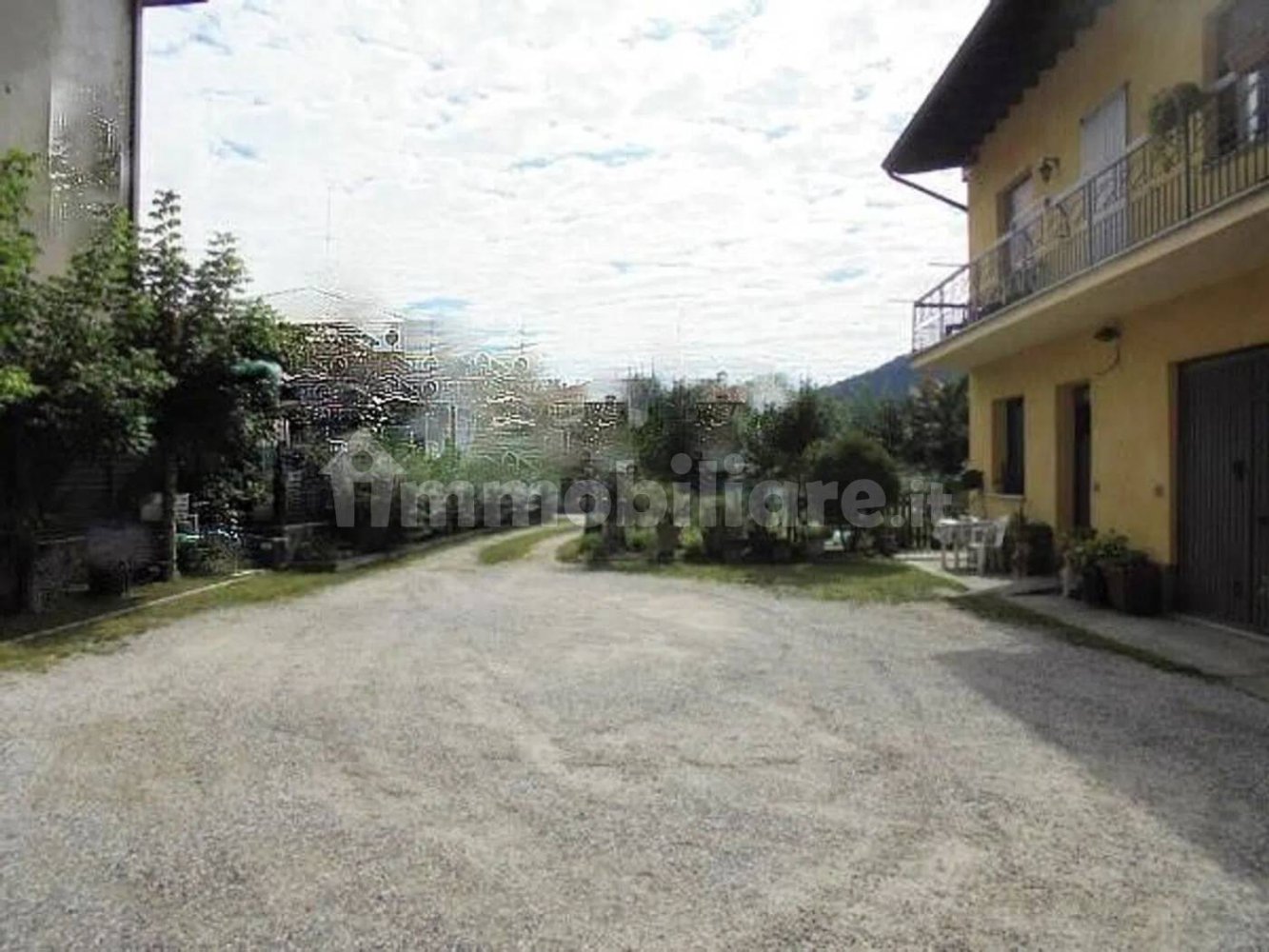 Квартира с 8 спальнями в Эрбуско, Италия № 262048