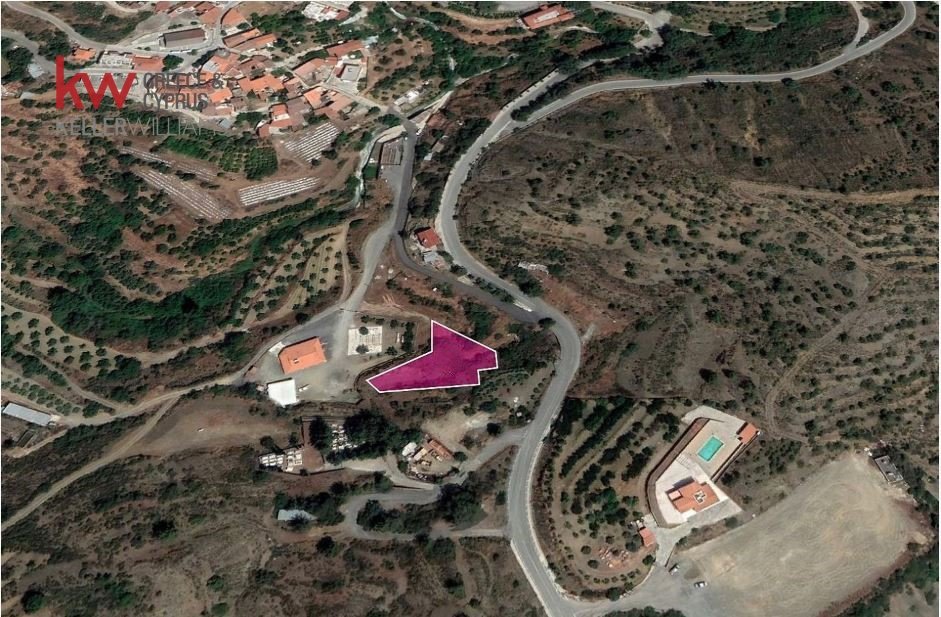 1143 m² terreno en venta en Agioi Vavatsinias, Larnaka, Cyprus № 181249