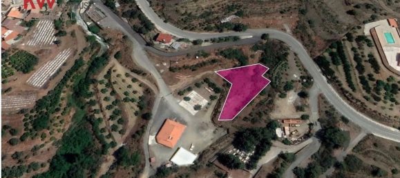 1143 m² terreno en venta en Agioi Vavatsinias, Larnaka, Cyprus № 181249 3