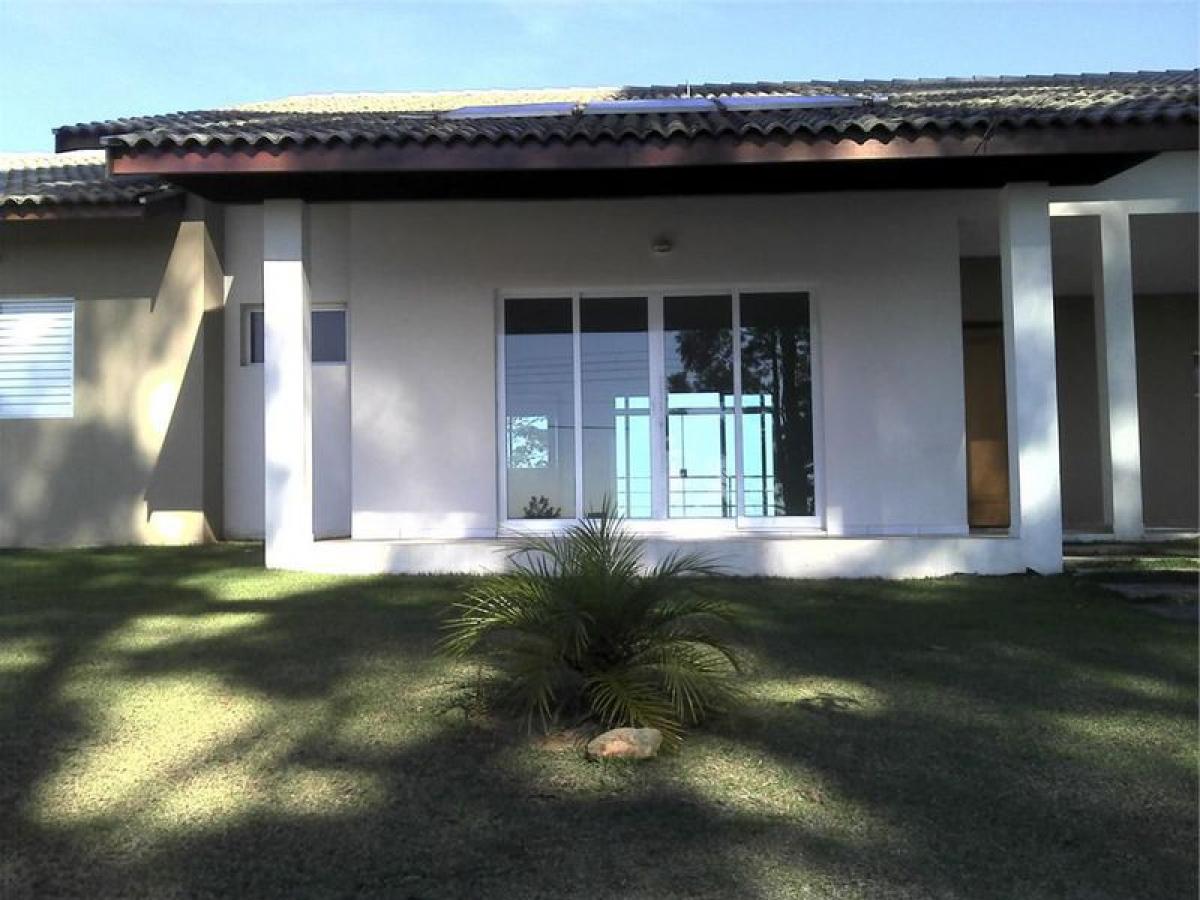 Casa de 3 dormitorios en Sao Paulo, Brazil No. 587059