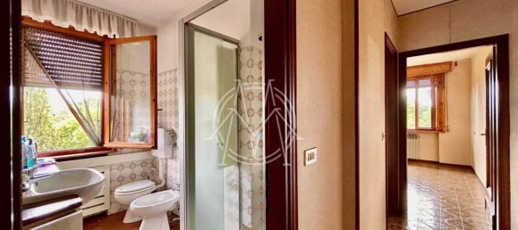 3 bedrooms Apartment in Parma, Italy No. 374245 11