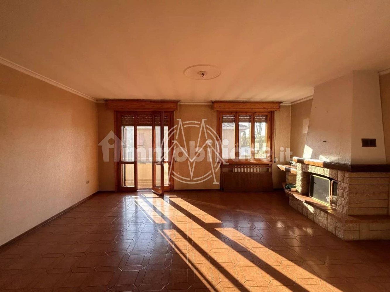 3 bedrooms Apartment in Parma, Italy No. 374245