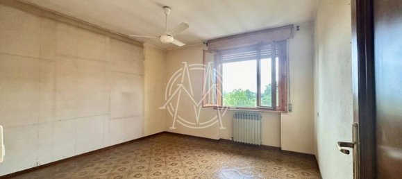 3 bedrooms Apartment in Parma, Italy No. 374245 9