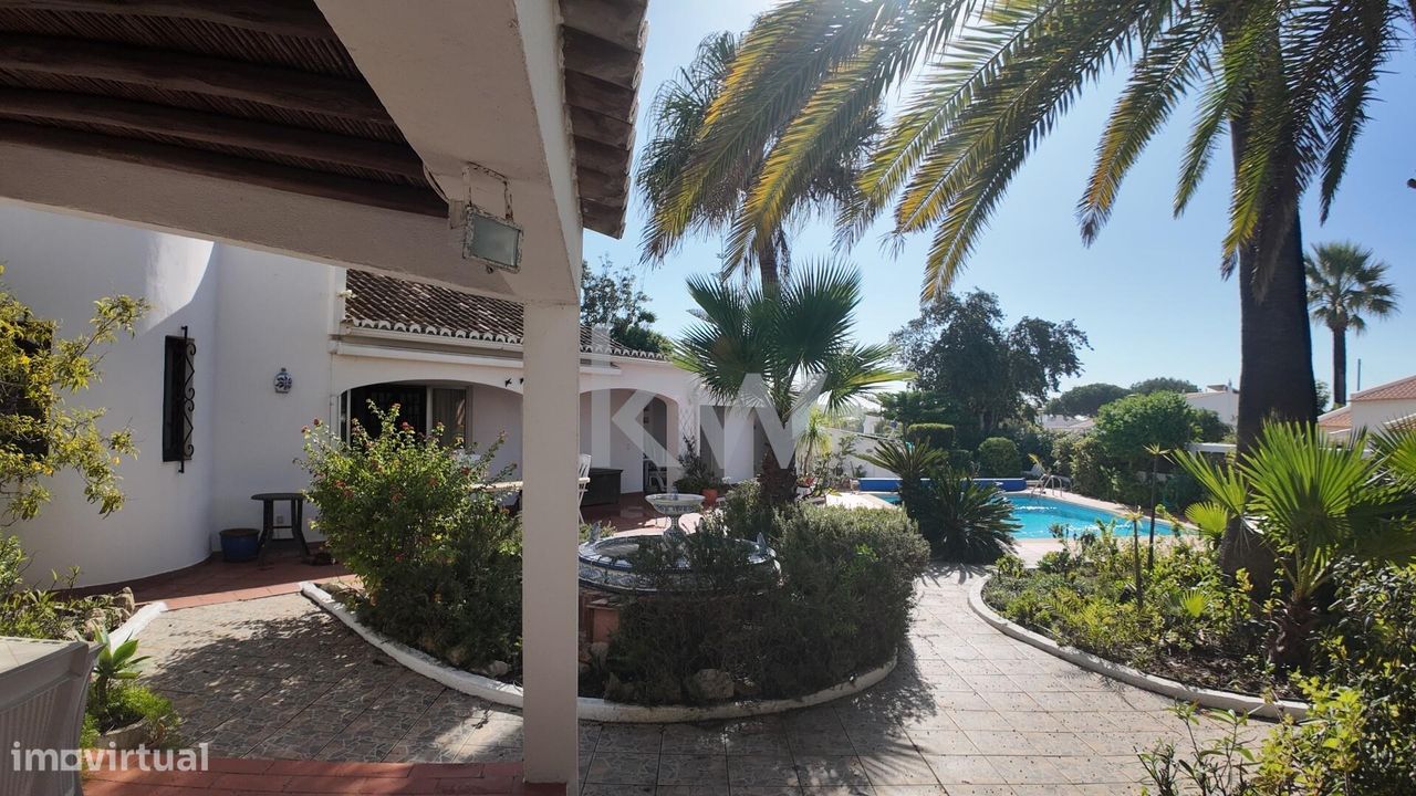 5 غرف نوم منزل في Guia, Portugal رقم 142652