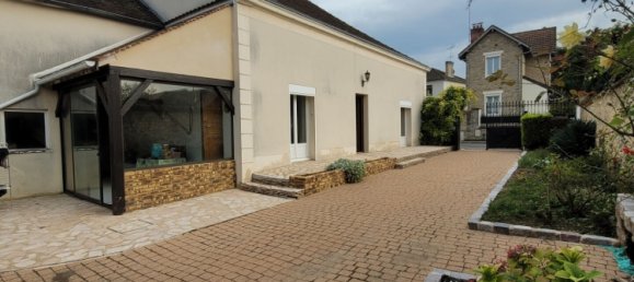 3 Schlafzimmer Haus in La Riche, France, Nr. 326877 2