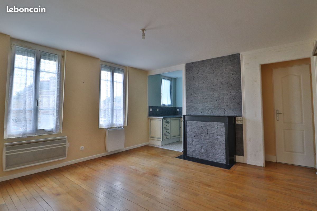 2 bedrooms Apartment in Troyes, France No. 48641