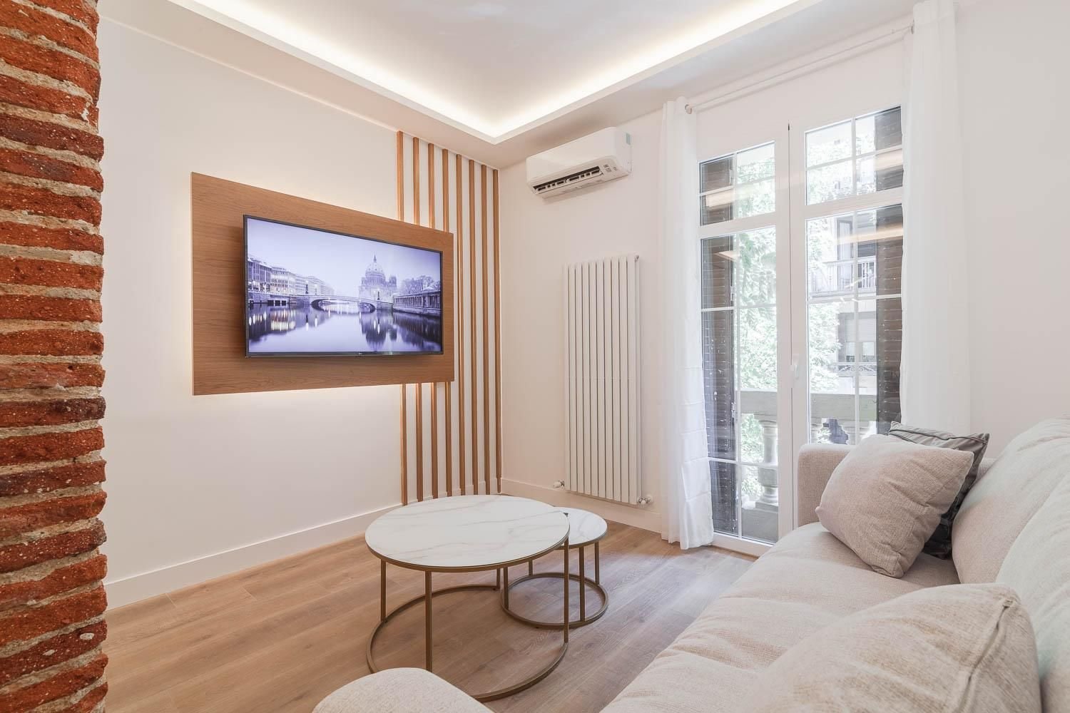 2 bedrooms Apartment in Madrid, Spain No. 85204