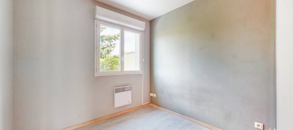 1 bedroom Apartment in Dammarie-les-Lys, France No. 331798 8