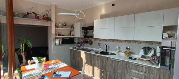 4 rooms House in Collegno, Italy No. 10604 10
