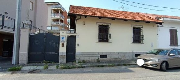 4 rooms House in Collegno, Italy No. 10604 16