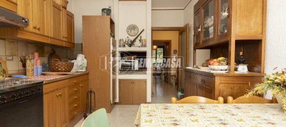 4 rooms Apartment in Perugia, Italy No. 266225 8