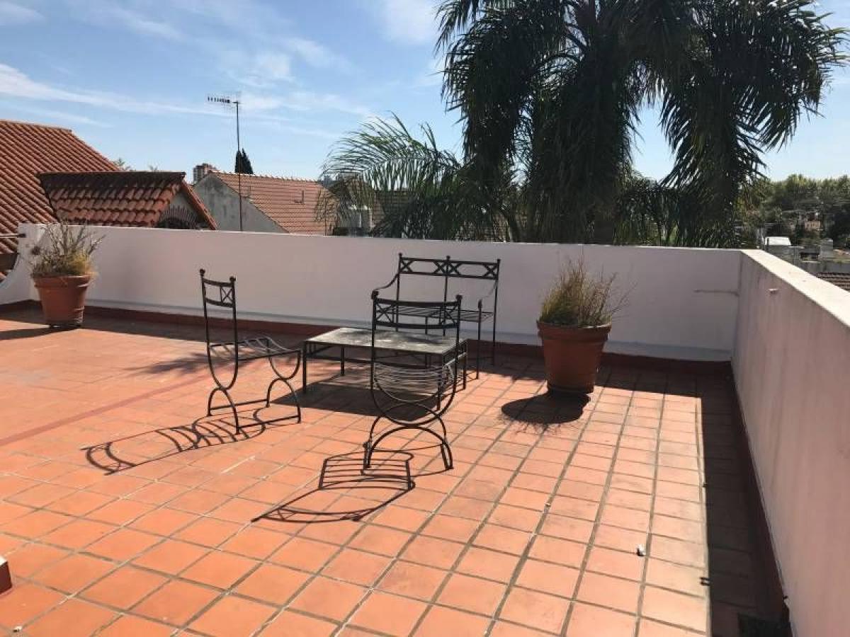 Casa de 3 dormitorios en Vicente López, Argentina No. 4366