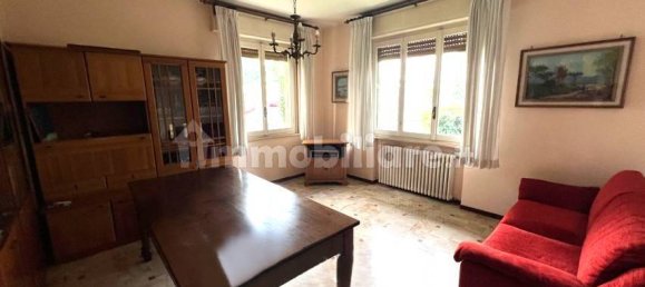 Apartamento de 3 dormitorios en Noceto, Italy No. 17717 8