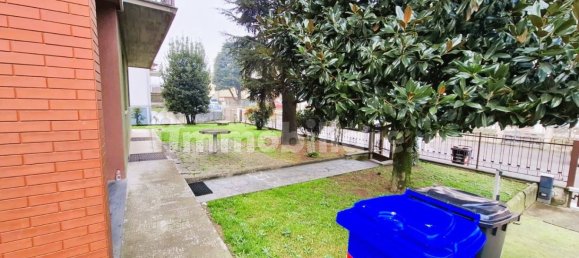 Apartamento de 3 dormitorios en Noceto, Italy No. 17717 30