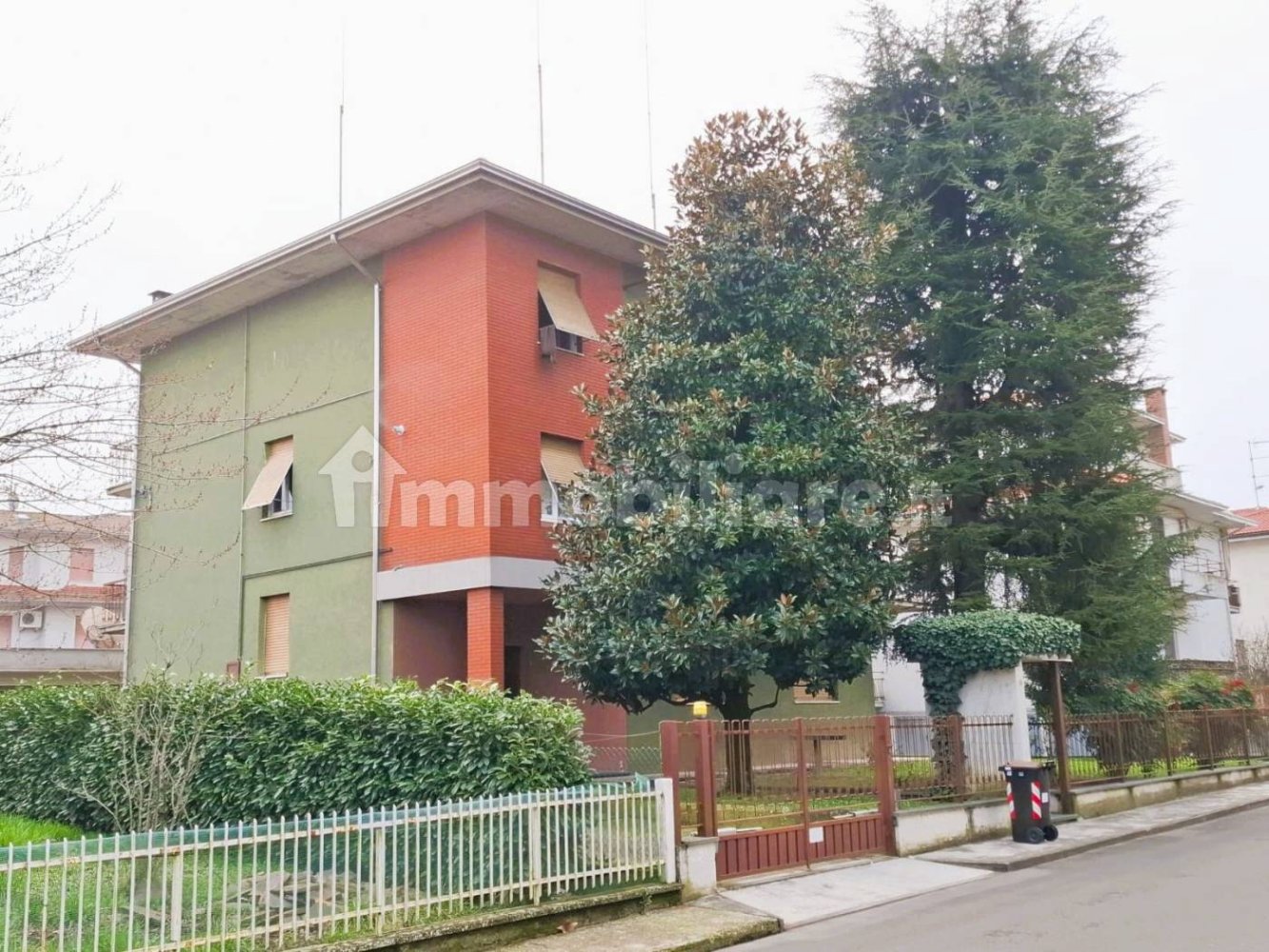 Apartamento de 3 dormitorios en Noceto, Italy No. 17717